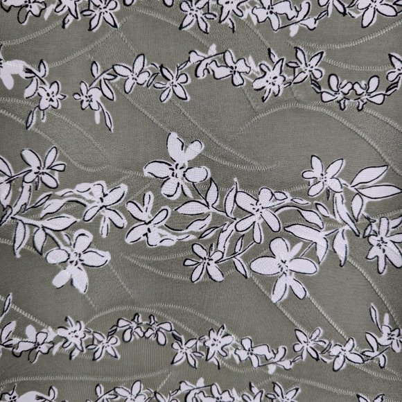 Croft & Barrow* Women's Short Sleeve V-Neck‎ Curved Hem Pleated Front Blouse~ 1X - Picture 11 of 11